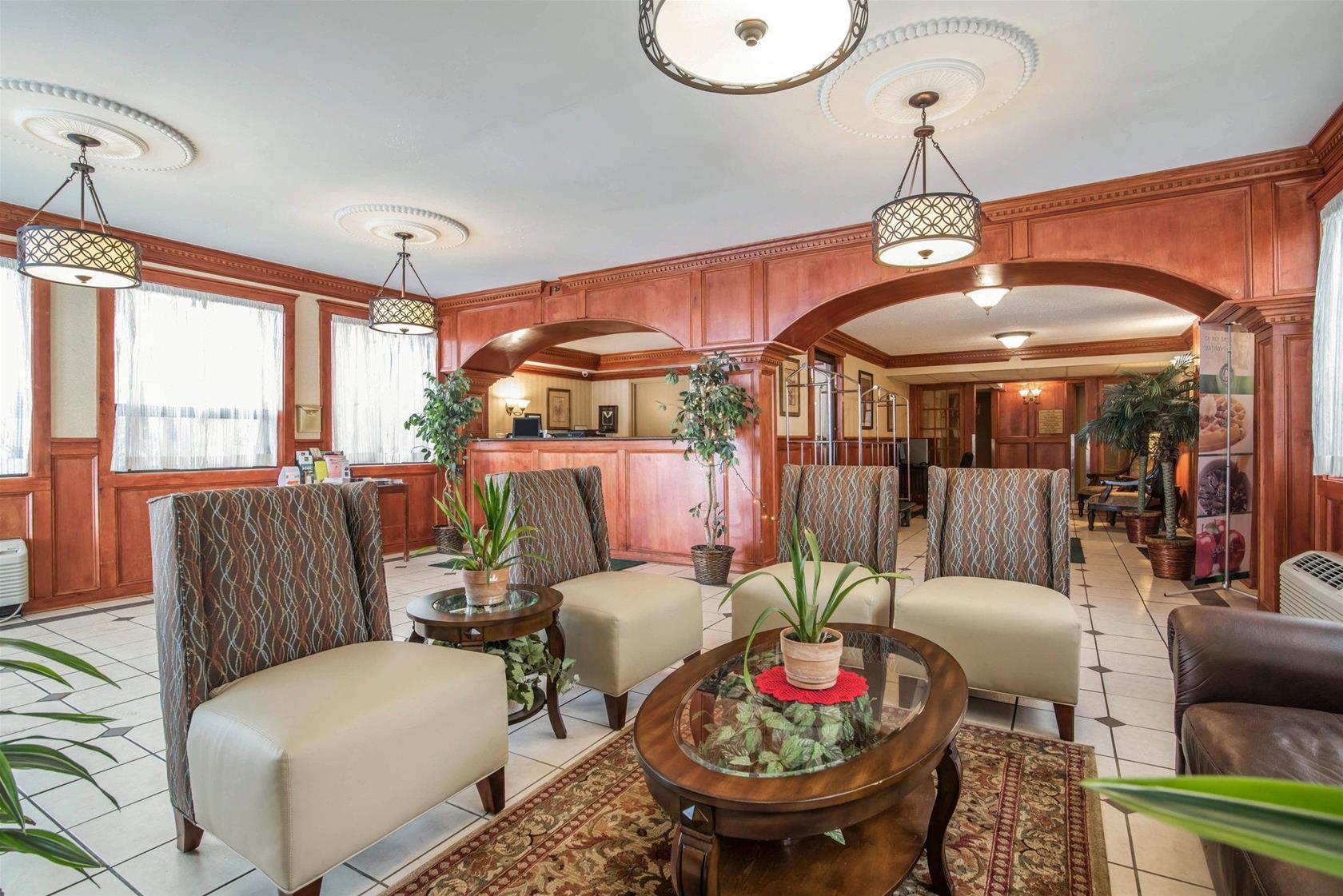 Comfort & - Syracuse North 3*