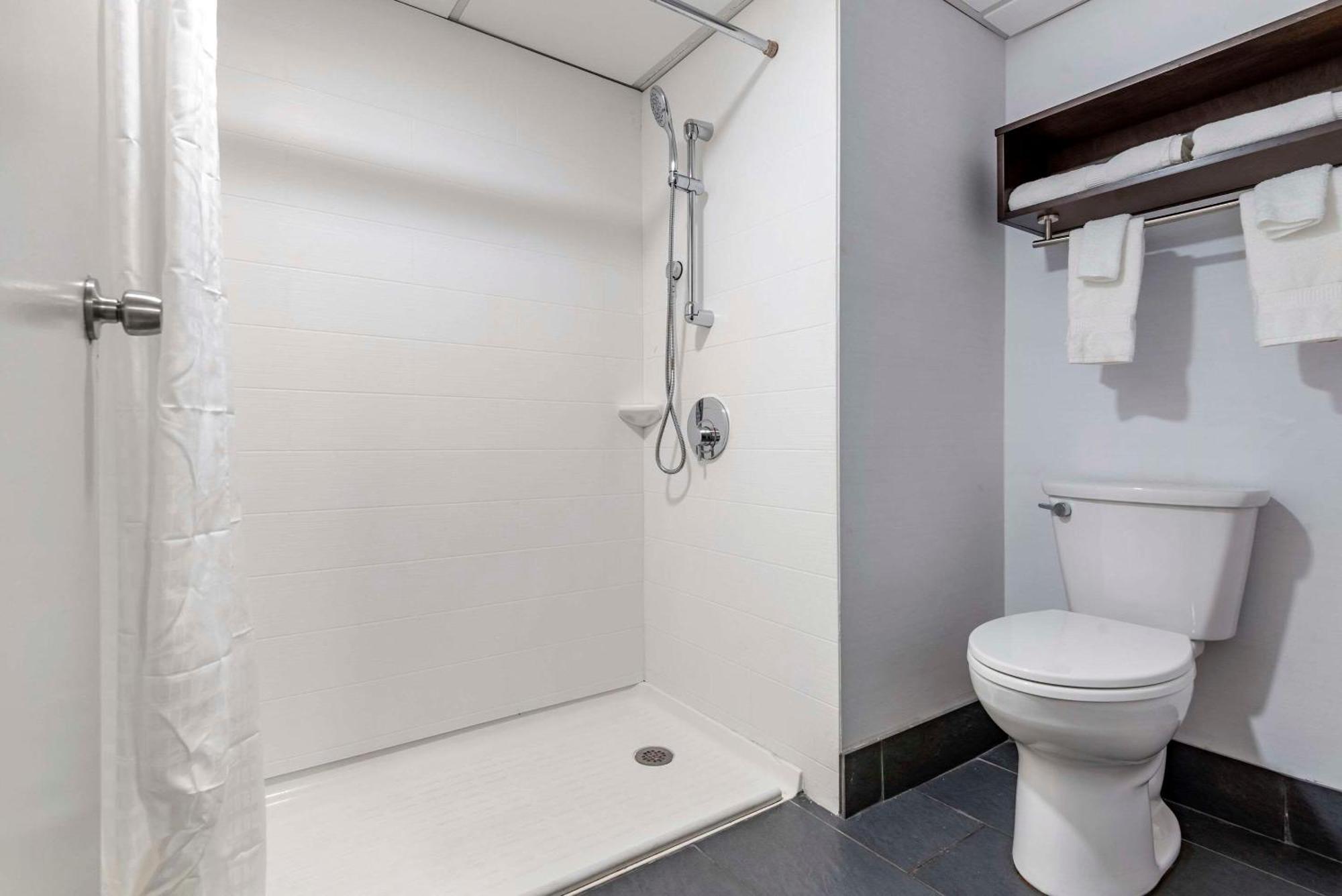 Hotel Comfort & - Syracuse North Liverpool