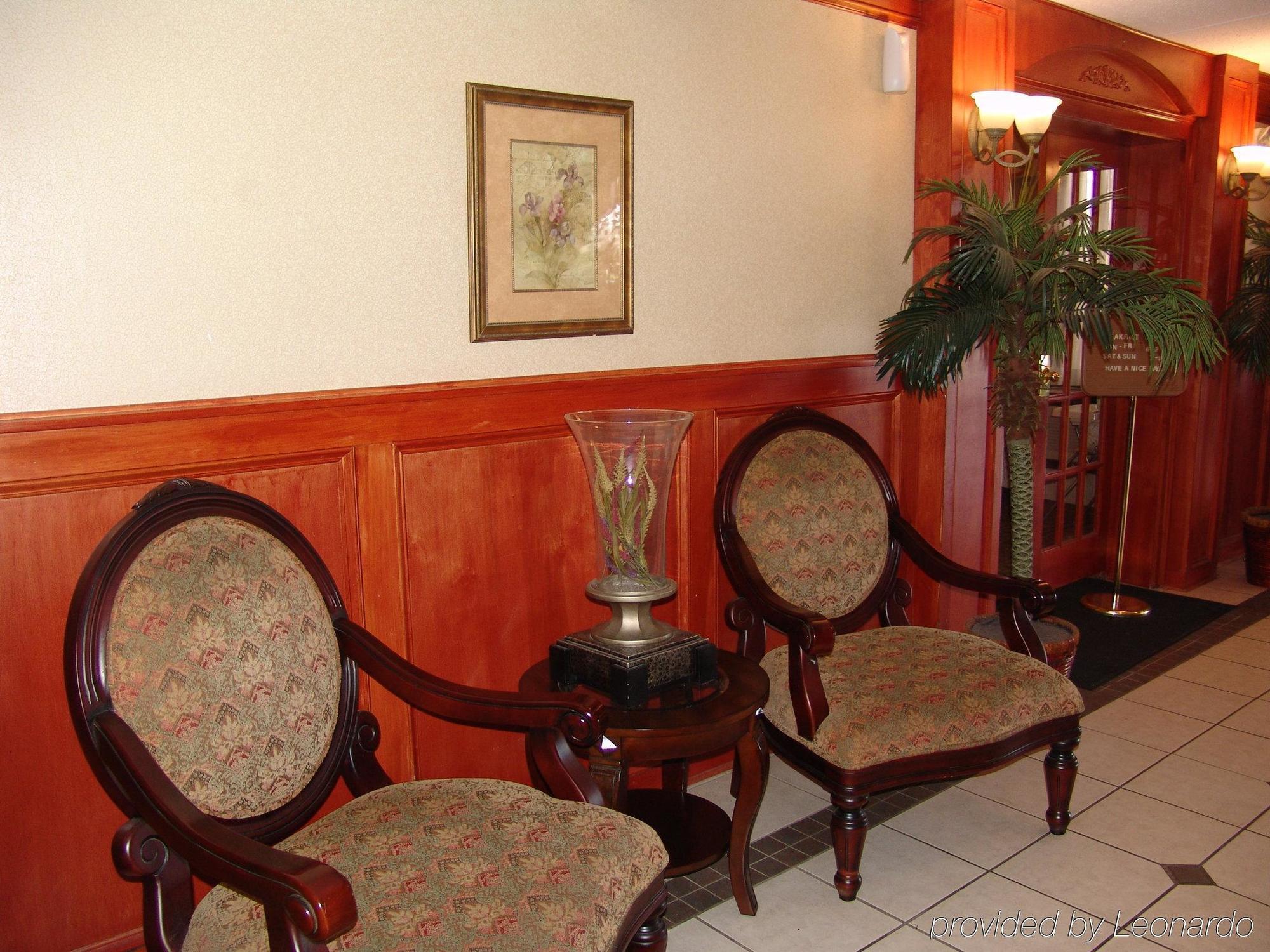 Hotel Comfort & - Syracuse North 3*