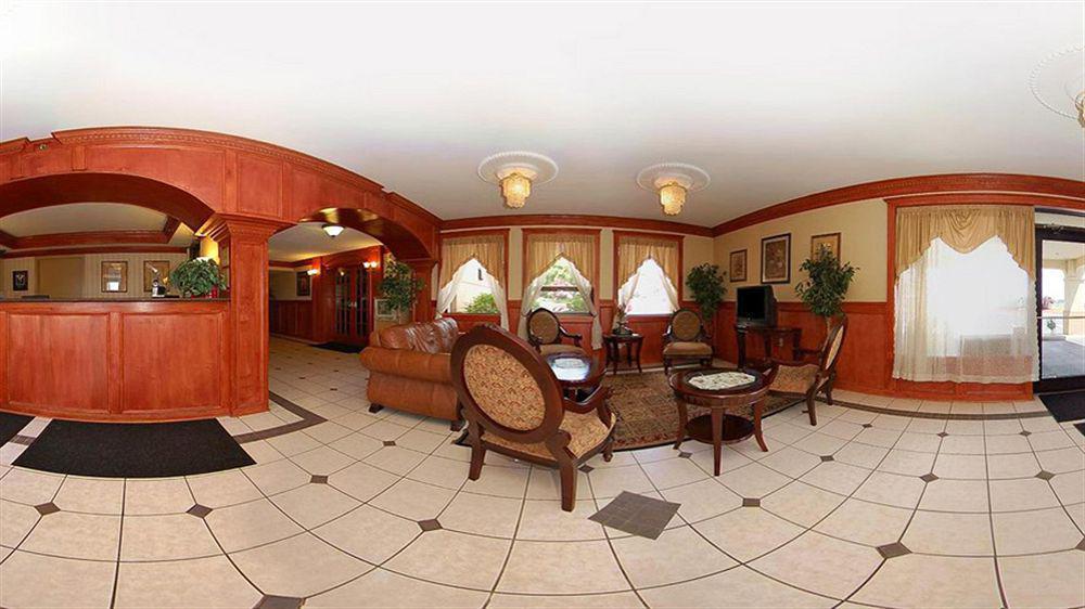 Hotel Comfort & - Syracuse North 3*